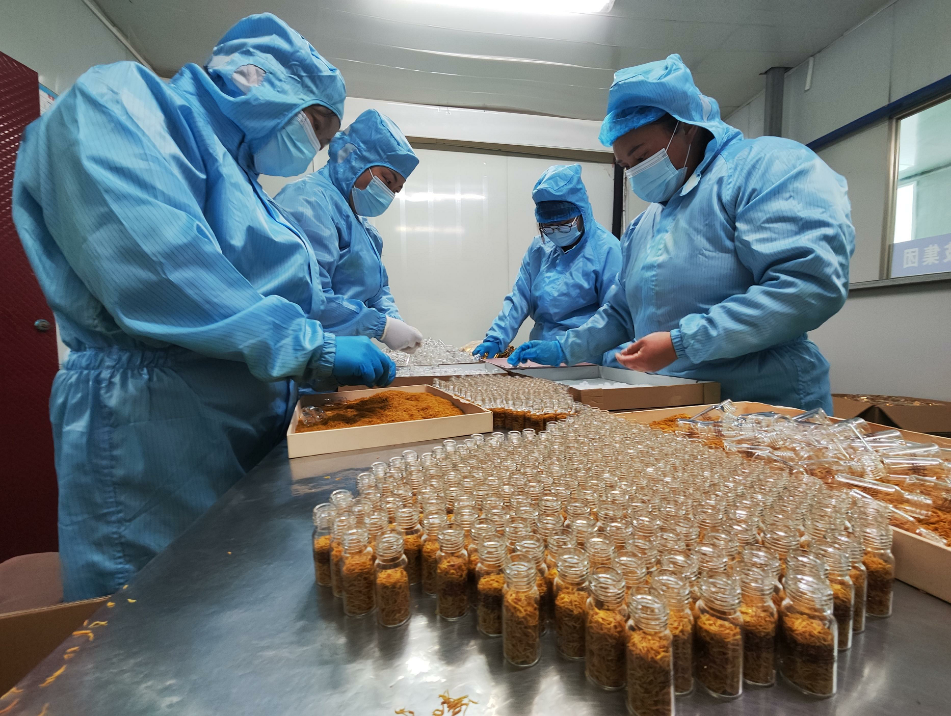 推动玻尿酸、胶原蛋白等原料成本下降与效能提升