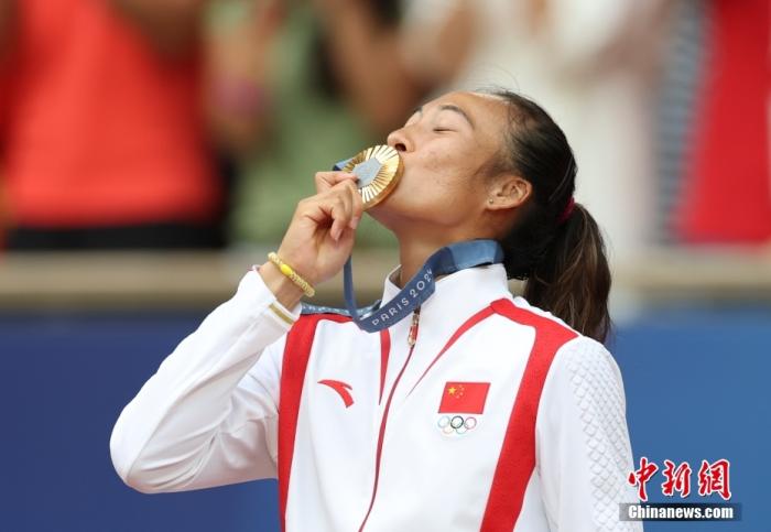 WTA年终总决赛分组出炉：郑钦文首秀再战萨巴伦