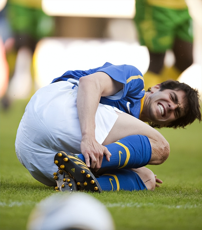 p卡卡：梅西C罗之前最后一位足坛王者p