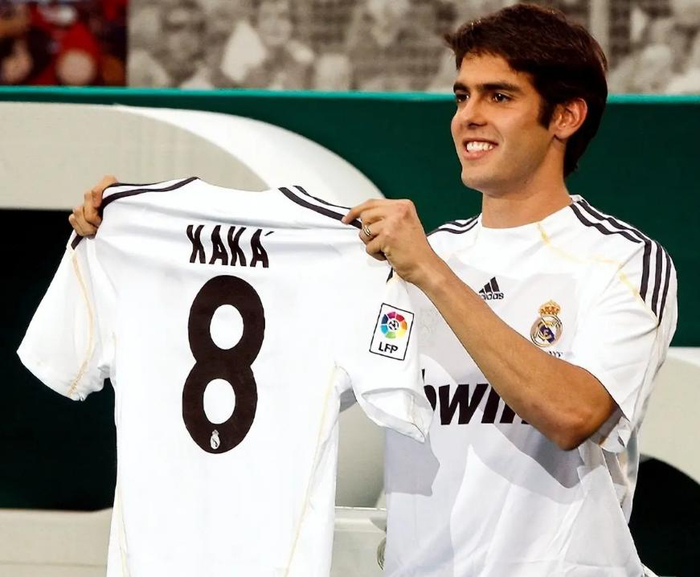 p卡卡：梅西C罗之前最后一位足坛王者p