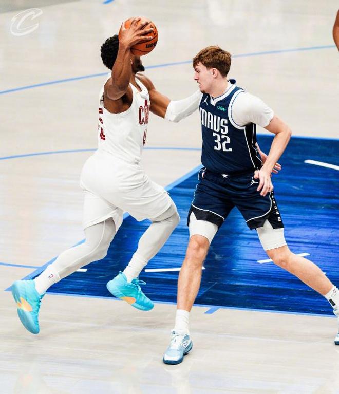 哈登助骑士客场大胜独行侠，独行侠重建之路遇