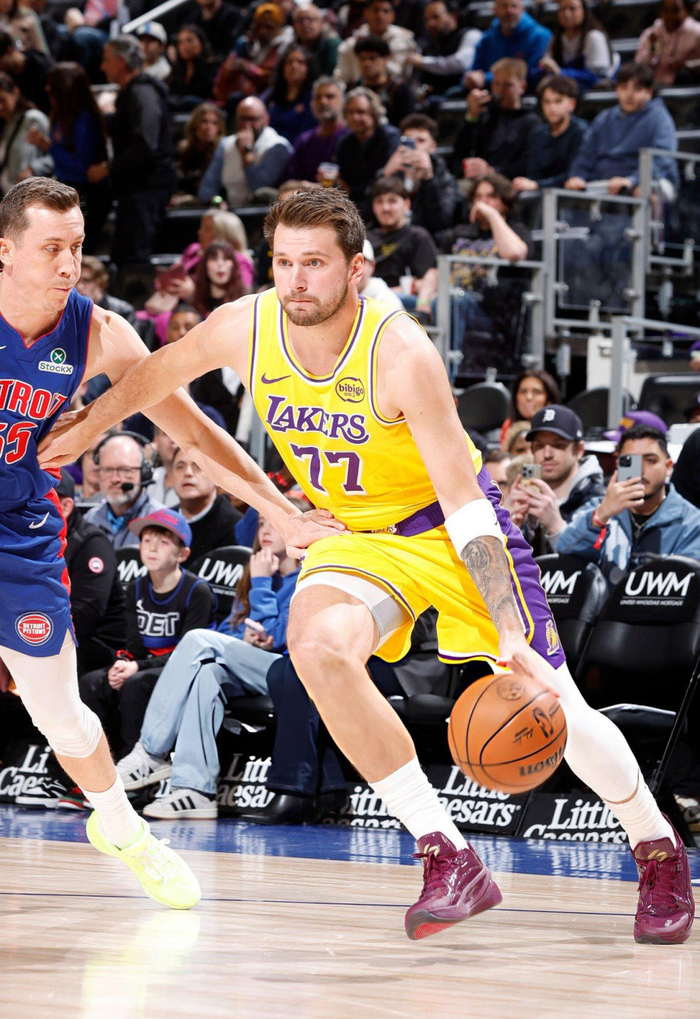 东契奇砍32+7+6创里程碑 湖人客场惜败活塞终结连